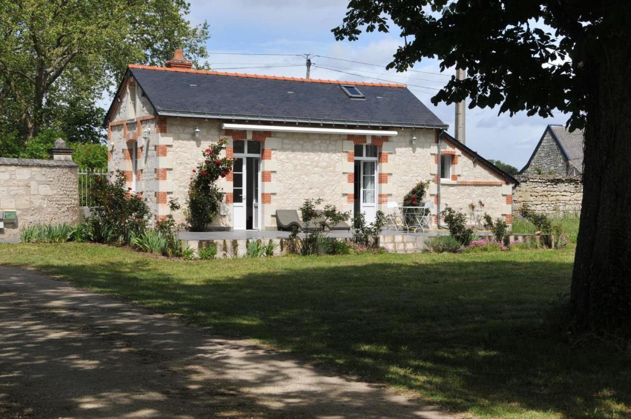 Petite Maison Des Roses - Gite 2 Personnes Brain-sur-Allonnes 외부 사진