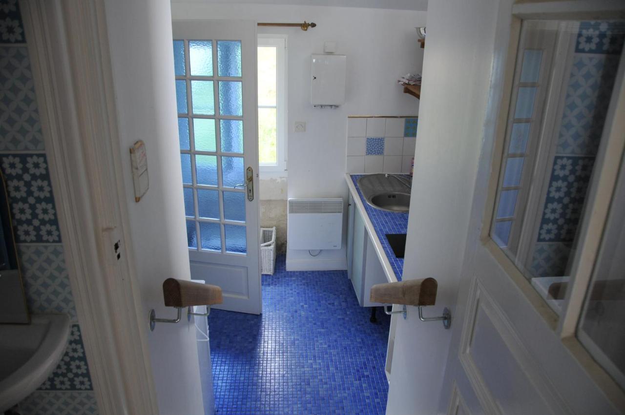 Petite Maison Des Roses - Gite 2 Personnes Brain-sur-Allonnes 외부 사진